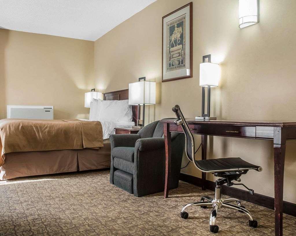 Days Inn By Wyndham Barrie Δωμάτιο φωτογραφία