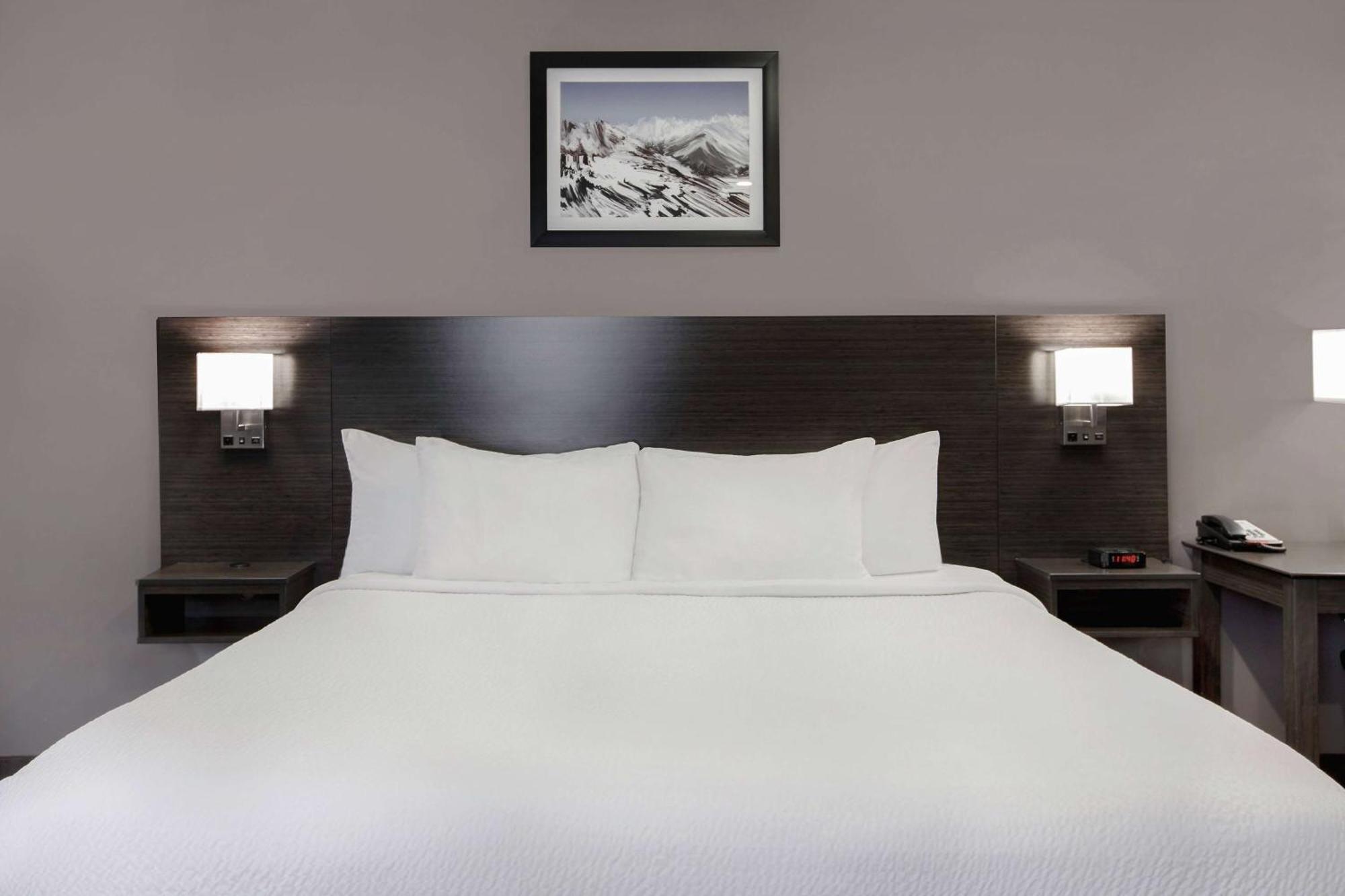 Days Inn By Wyndham Barrie Εξωτερικό φωτογραφία